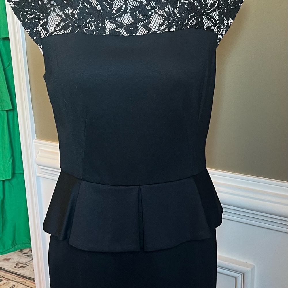 Elegant Black Lace Peplum Dress Sz 8 - Picture 4 of 5